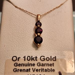 NEW 10K SOLID YG GENUINE GARNET 3-STONE NECKLACE